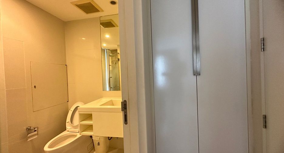 For sale 2 bedrooms condo in Sathon, Bangkok