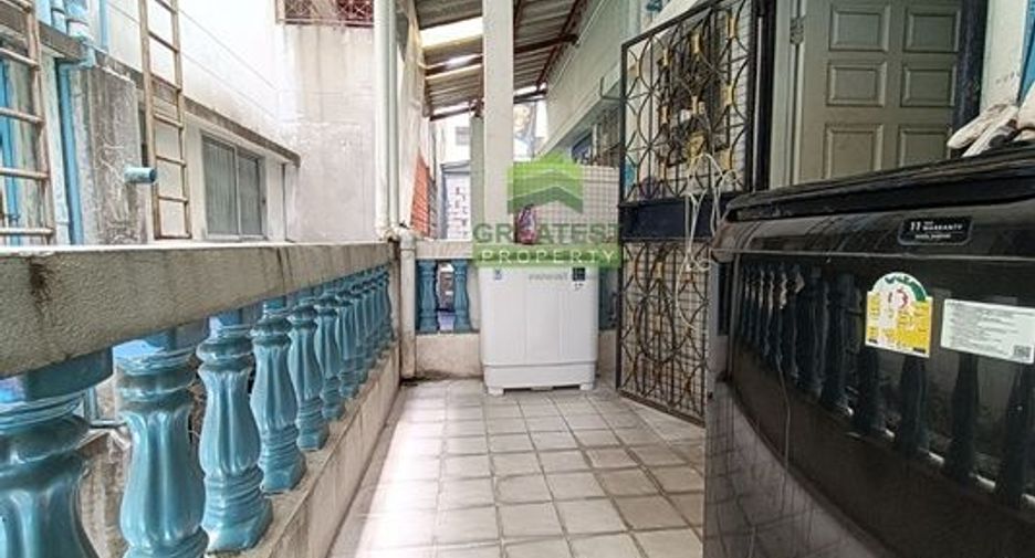 For sale 6 bedrooms retail Space in Prawet, Bangkok