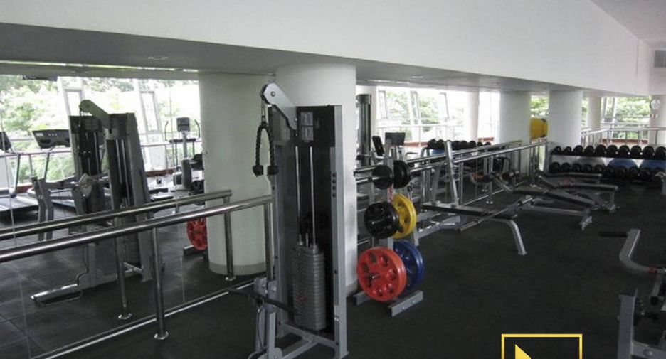 For rent 3 bedrooms apartment in Watthana, Bangkok