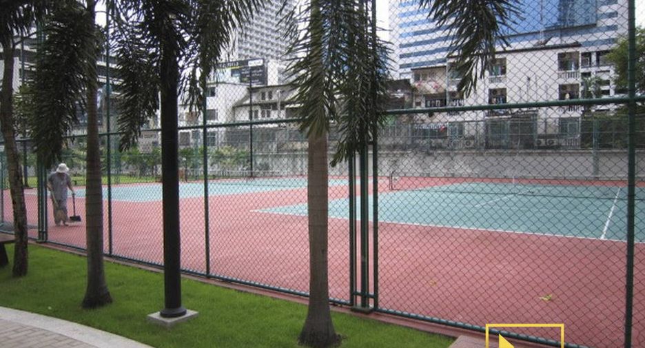 For rent 3 bedrooms apartment in Watthana, Bangkok