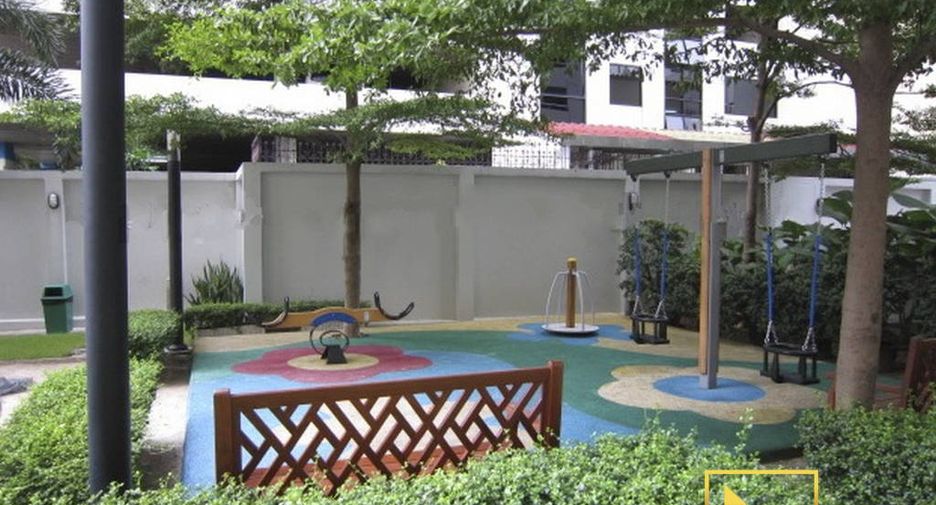 For rent 3 bedrooms apartment in Watthana, Bangkok