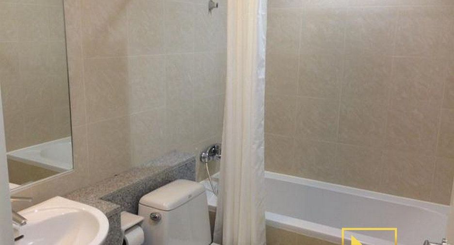 For rent 3 bedrooms apartment in Watthana, Bangkok