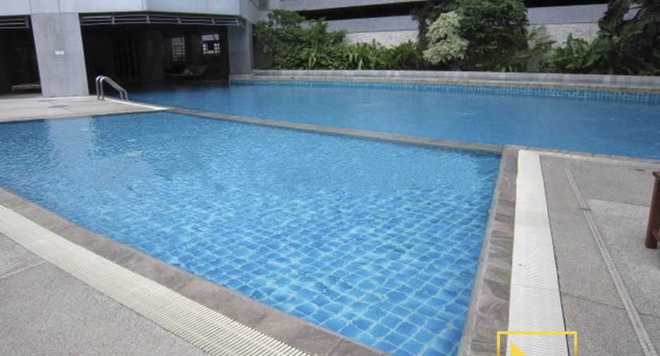 For rent 3 bedrooms apartment in Watthana, Bangkok