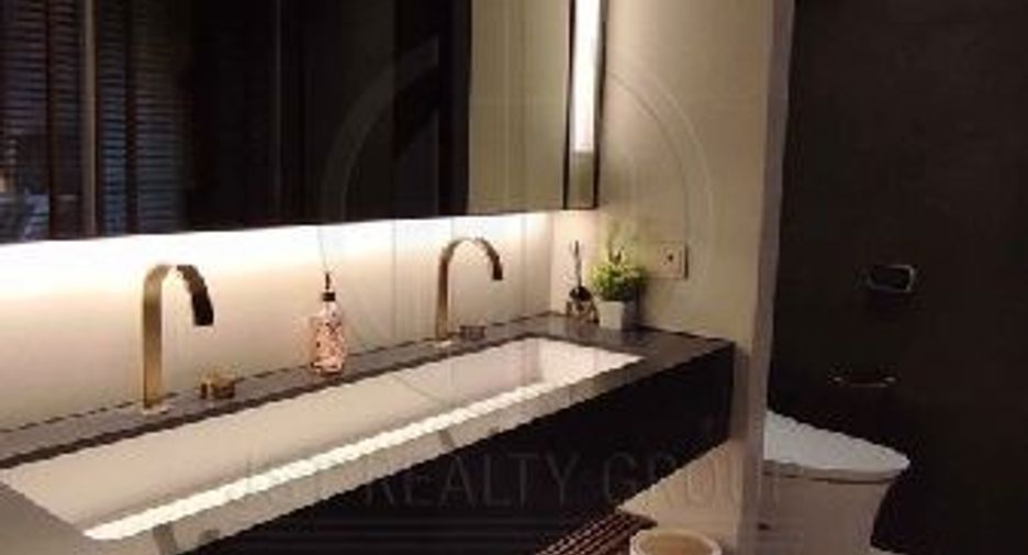 Condo en alquiler de 1 habitaciones en Khlong Toei, Bangkok