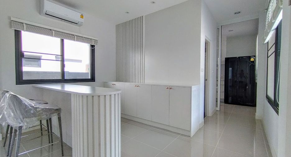 For rent and for sale 3 bed house in Bang Phli, Samut Prakan