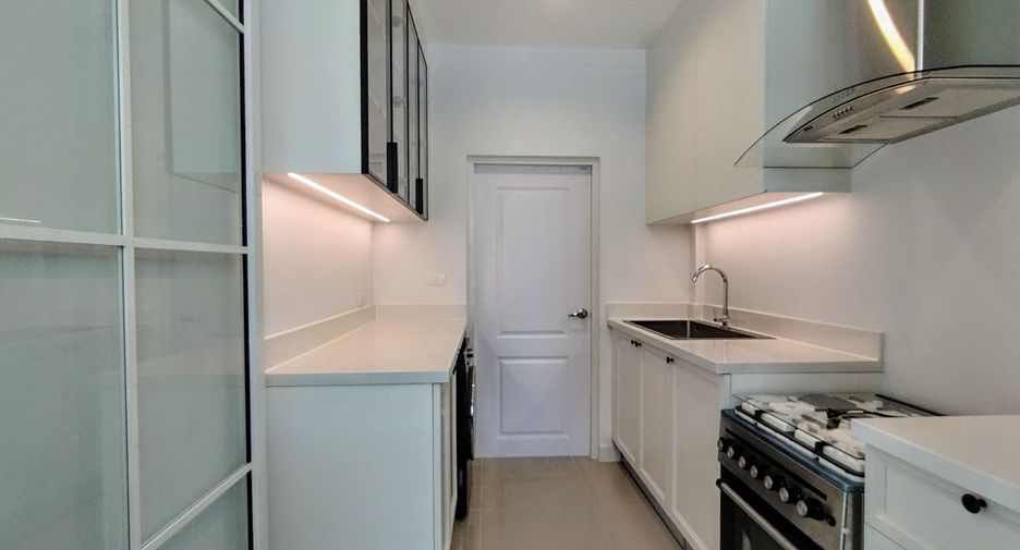 For rent and for sale 3 bed house in Bang Phli, Samut Prakan