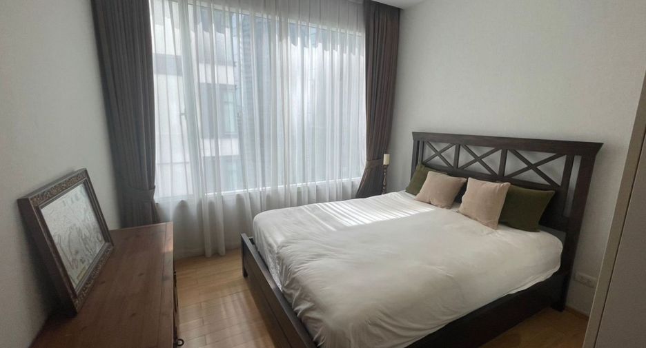 For rent 3 bedrooms condo in Khlong Toei, Bangkok