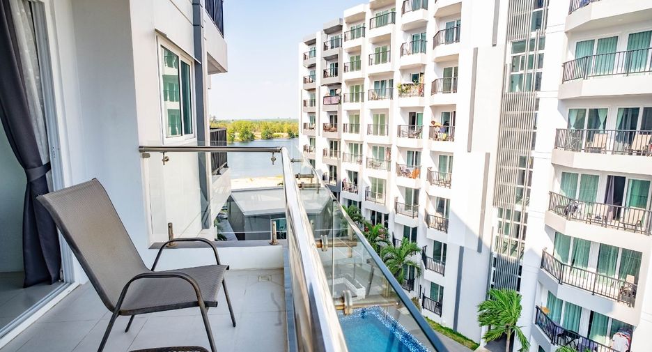 For sale 3 bed condo in Klaeng, Rayong