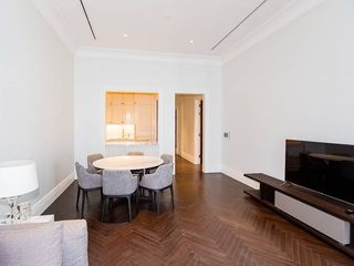For rent 2 bedrooms condo in Pathum Wan, Bangkok