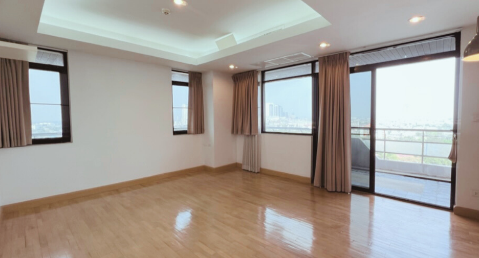 Condo en venta de 4 habitaciones en Pak Kret, Nonthaburi