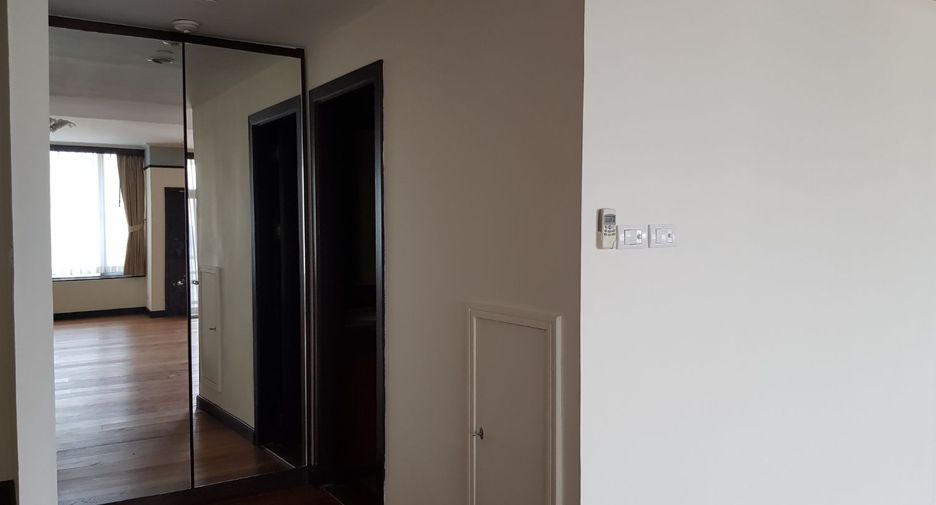 Wohnung zur Miete mit 3 Zimmer in Pathum Wan, Bangkok