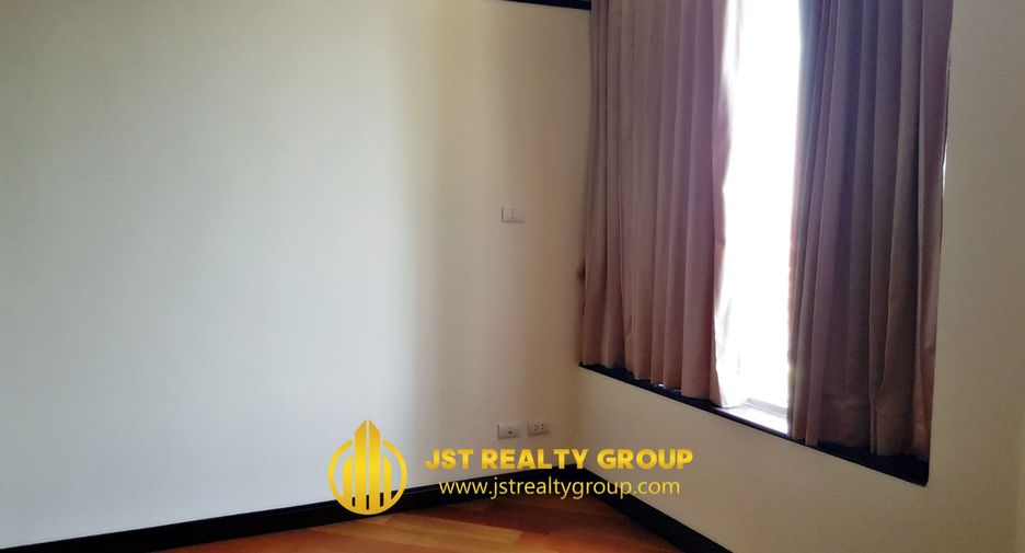 Wohnung zur Miete mit 3 Zimmer in Pathum Wan, Bangkok