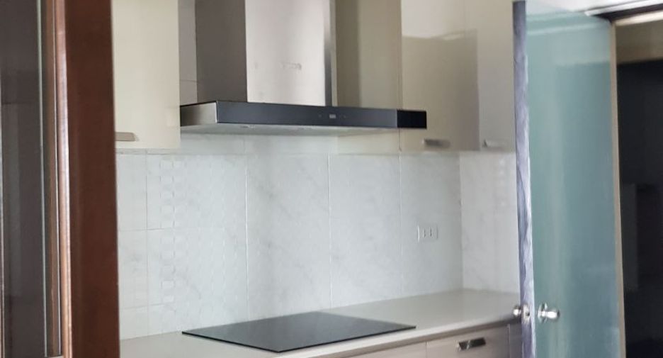 Wohnung zur Miete mit 3 Zimmer in Pathum Wan, Bangkok