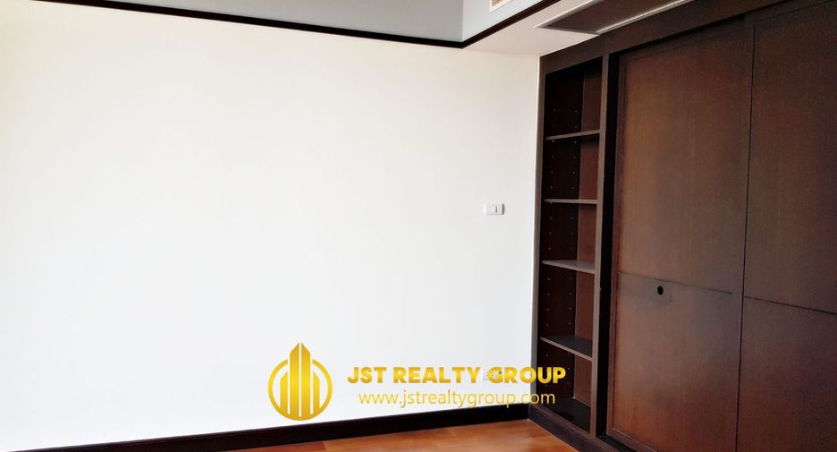 Wohnung zur Miete mit 3 Zimmer in Pathum Wan, Bangkok
