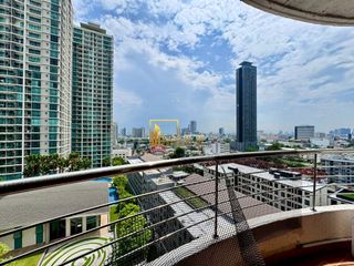 For rent 3 bedrooms condo in Watthana, Bangkok