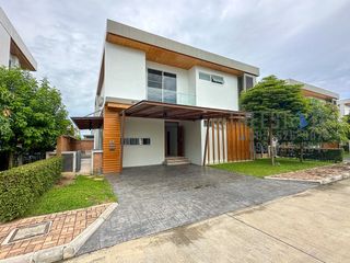 Haus zur Miete mit 4 Zimmer in San Kamphaeng, Chiang Mai