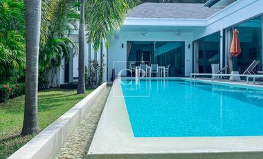 For sale 3 bedrooms villa in Mueang Phuket, Phuket