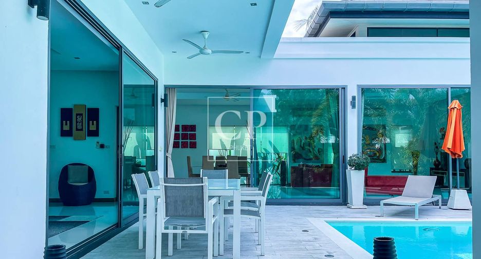 For sale 3 bedrooms villa in Mueang Phuket, Phuket