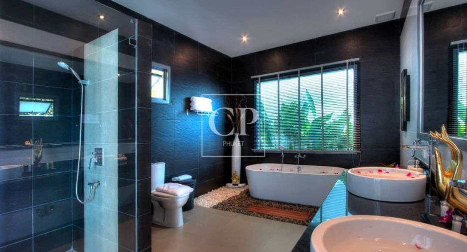 For sale 3 bedrooms villa in Mueang Phuket, Phuket