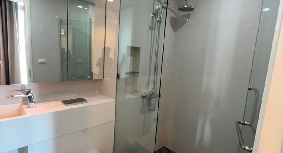 Wohnung zur Miete mit 2 Zimmer in Bang Rak, Bangkok