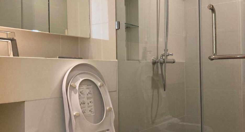 Wohnung zur Miete mit 2 Zimmer in Bang Rak, Bangkok