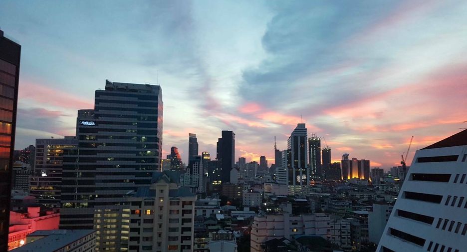 Wohnung zur Miete mit 2 Zimmer in Bang Rak, Bangkok