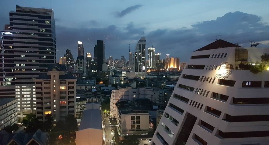 Wohnung zur Miete mit 2 Zimmer in Bang Rak, Bangkok