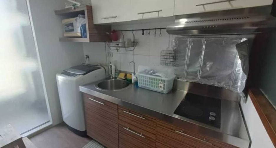 Condo en alquiler de 2 habitaciones en Si Racha, Chonburi