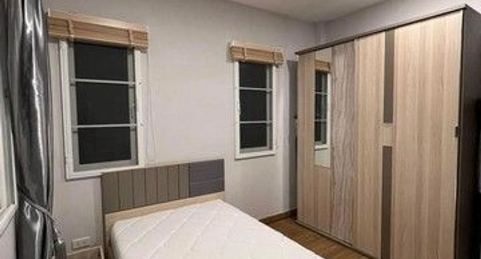 Аренда 4 спальни дом в Лат Крабанг, Бангкок