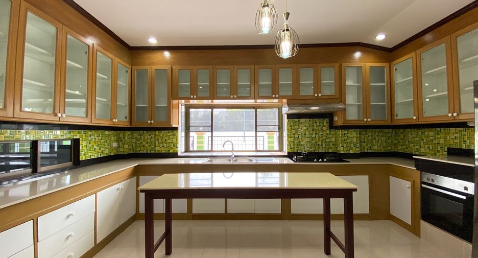 Продажа 6 спальни дом в Mueang Chiang Mai, Чианг Маи
