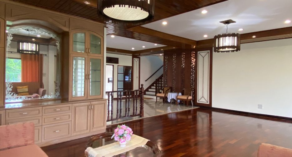 Продажа 6 спальни дом в Mueang Chiang Mai, Чианг Маи