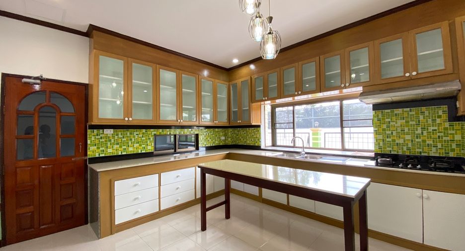 Продажа 6 спальни дом в Mueang Chiang Mai, Чианг Маи