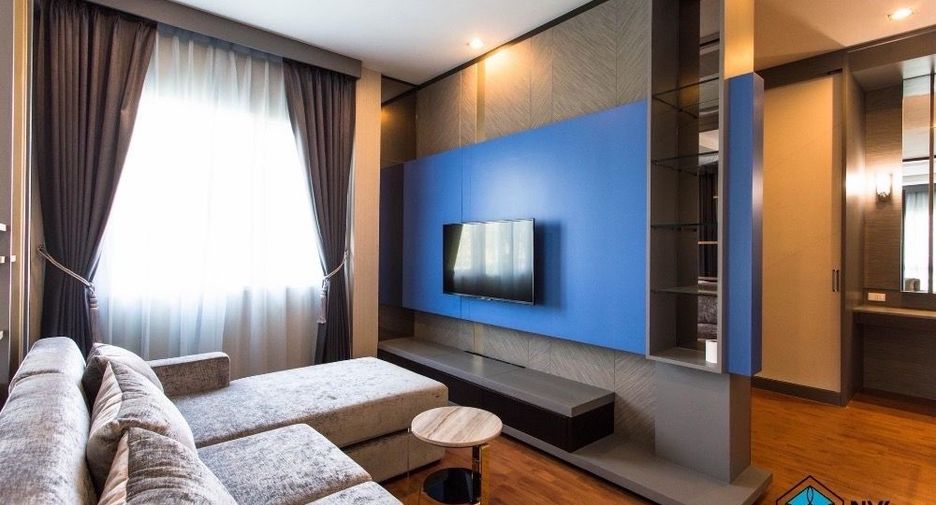 For sale 5 bedrooms house in Thawi Watthana, Bangkok