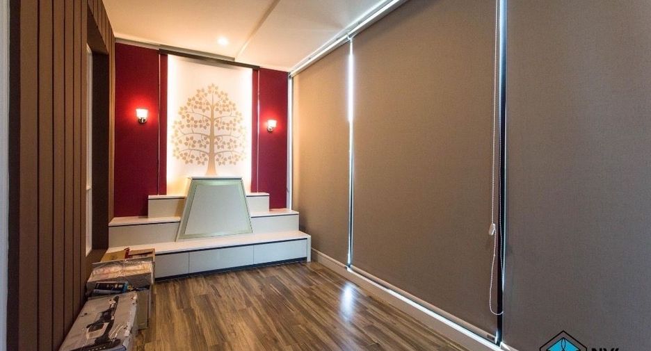 For sale 5 bedrooms house in Thawi Watthana, Bangkok