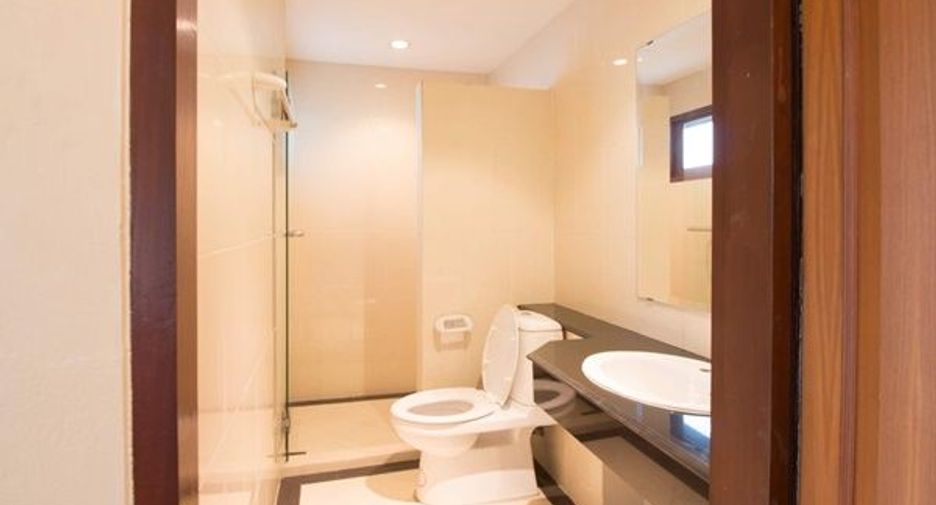 For rent 5 bedrooms house in Lat Phrao, Bangkok