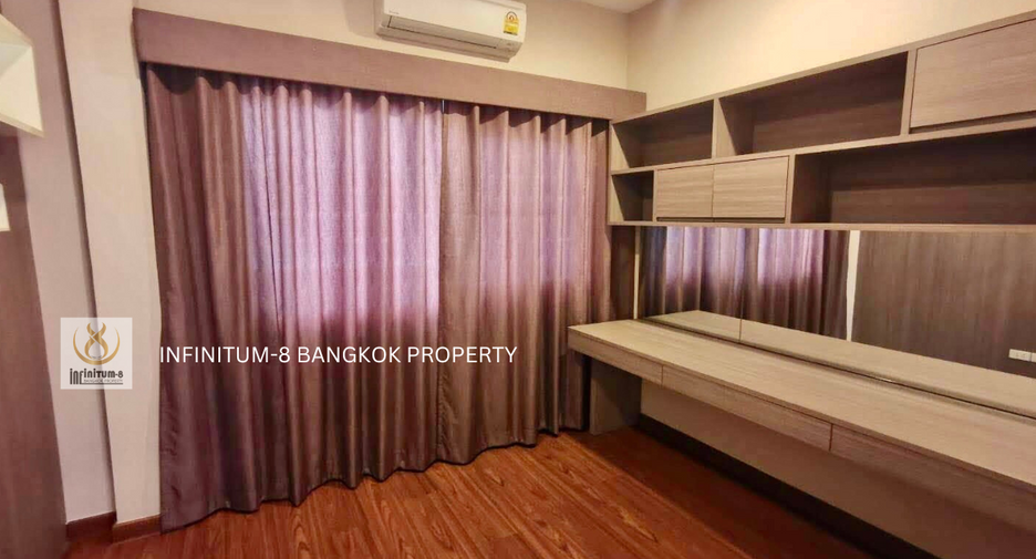 For rent 4 Beds house in Bang Na, Bangkok