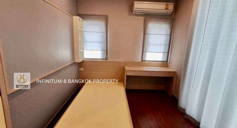 For rent 4 Beds house in Bang Na, Bangkok