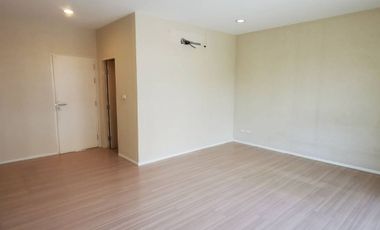 For sale 3 bedrooms townhouse in Bueng Kum, Bangkok