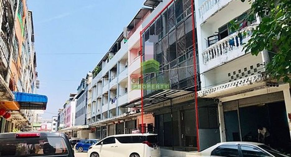 For sale 11 Beds retail Space in Min Buri, Bangkok