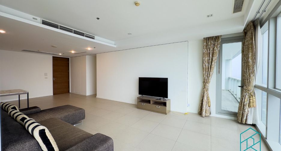 For rent 2 bedrooms condo in Sathon, Bangkok