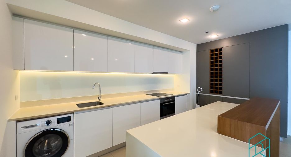 For rent 2 bedrooms condo in Sathon, Bangkok