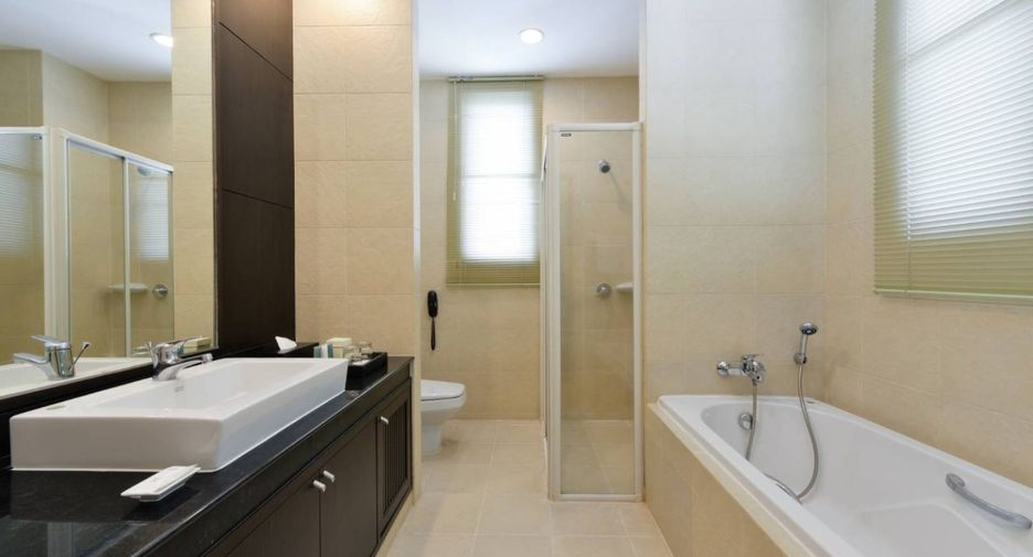 Apartment zur Miete mit 3 Zimmer in Khlong Toei, Bangkok