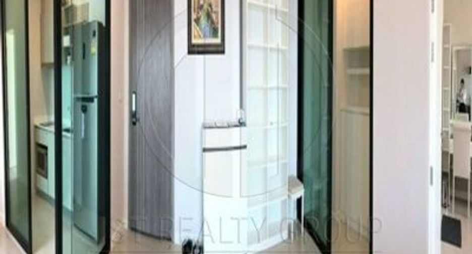 For sale 3 bedrooms condo in Watthana, Bangkok