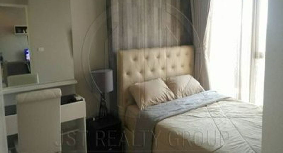 For sale 3 bedrooms condo in Watthana, Bangkok