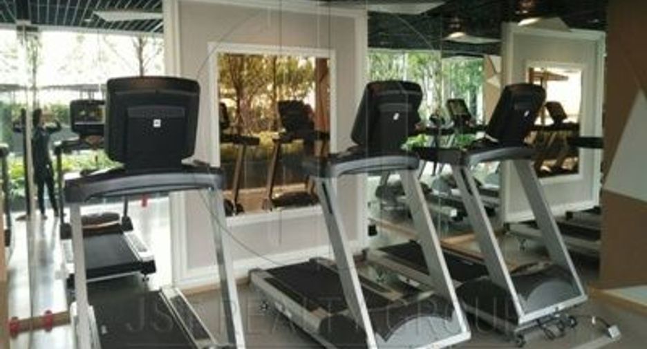 For sale 3 bedrooms condo in Watthana, Bangkok
