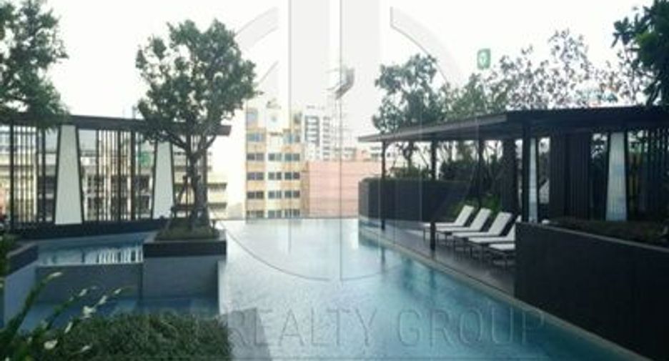 For sale 3 bedrooms condo in Watthana, Bangkok