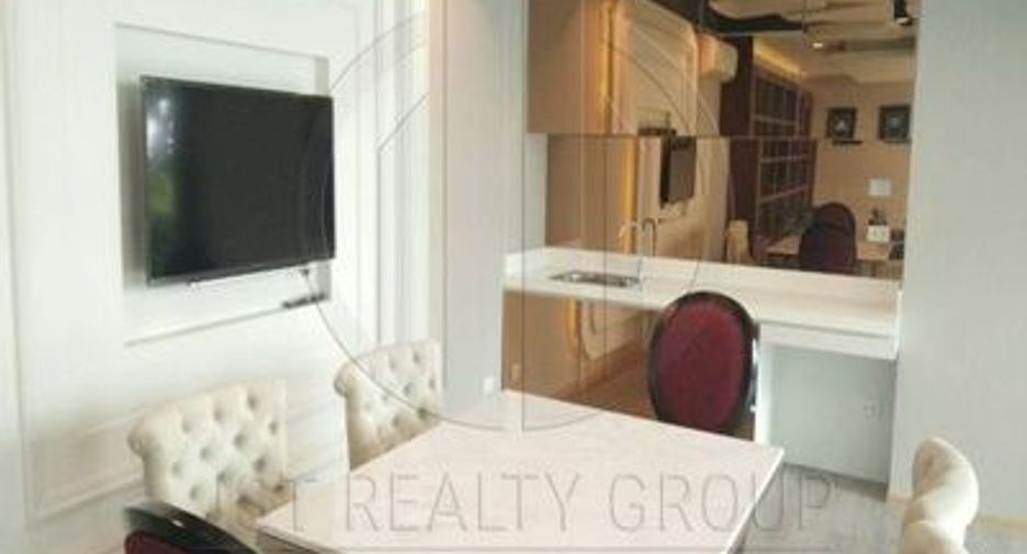 For sale 3 bedrooms condo in Watthana, Bangkok