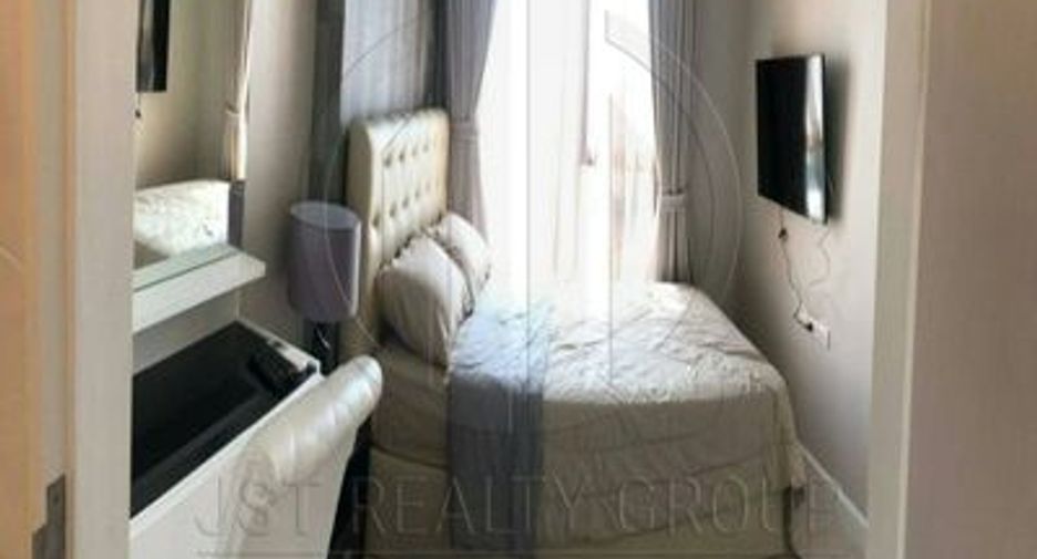For sale 3 bedrooms condo in Watthana, Bangkok