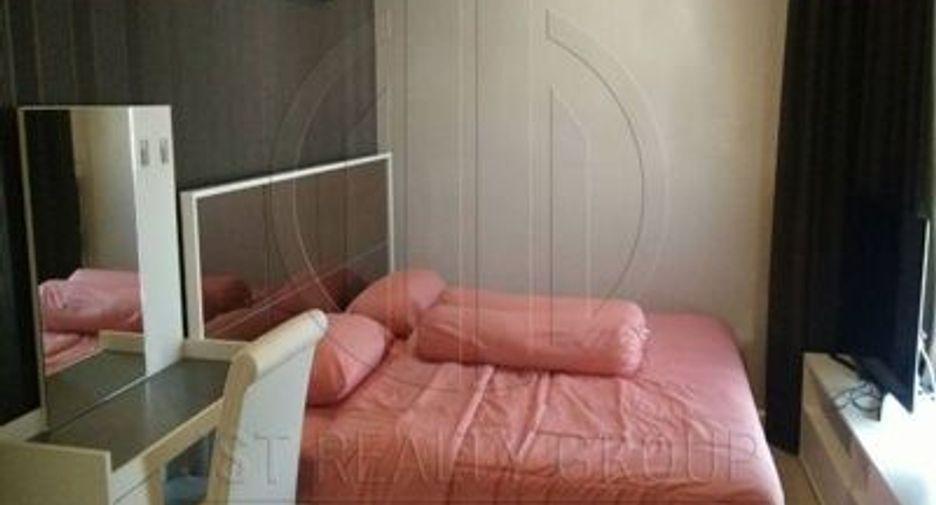 For sale 3 bedrooms condo in Watthana, Bangkok
