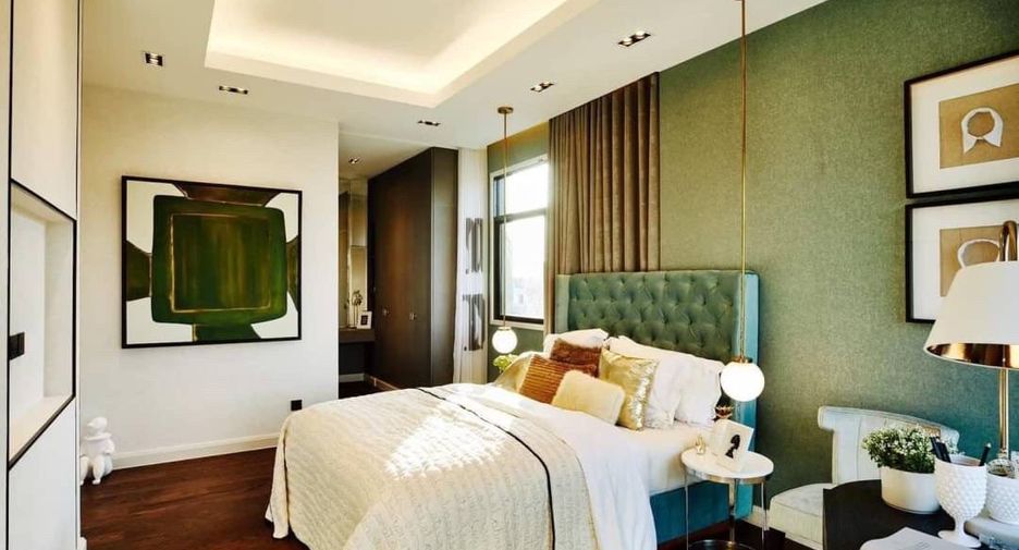 Haus zum Kauf mit 4 Zimmer in Phra Khanong, Bangkok